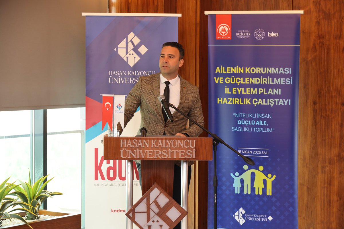 📌Hasan Kalyoncu Üniversitesi’nde ‘Aile Yılı’ Kapsamında “Ailenin Korunması ve Güçlendirilmesi İl Eylem Planı Hazırlık Çalıştayı” Gerçekleştirildi.

Hasan Kalyoncu Üniversitesi (HKÜ) ve Gaziantep Valiliği koordinasyonuyla, HKÜ Kadın ve Aile Uygulama ve Araştırma Merkezi (KADMER)