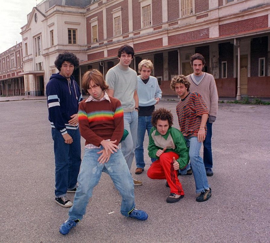 Quiero estar, flotar sobre la hiedra...
Babasónicos en los 90s.