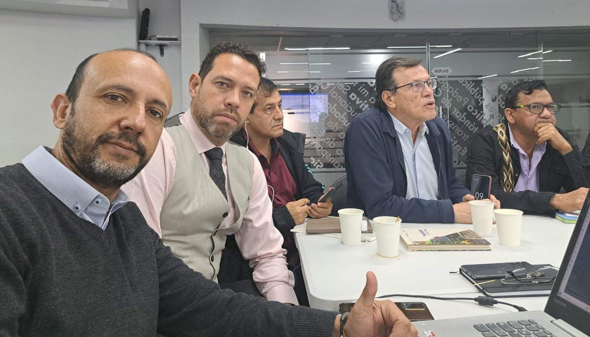 Nuestra CGT autónoma e independiente, en la mesa de negociación del sector estatal representada por nuestro Secretario General y a su vez Presidente de la <a href="/FENacionalCol/">FENacional</a>  <a href="/BurchardtMeloFA/">Francisco Burchardt Melo</a>       <a href="/JorgeDiezCGT/">Jorge Ivan Diez Velez</a> <a href="/CGTANTIOQUIA2/">@CGTANTIOQUIA</a> <a href="/FEGTRAVALLECGT/">FEGTRAVALLE CGT</a> <a href="/CGT_BtayCund/">CGT</a> <a href="/lafm/">La FM</a> <a href="/SINTRAGOBERNAC1/">SINTRAGOBERNACIONES NACIONAL</a>