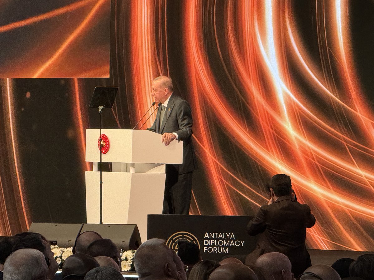 Arshaluis tweet media