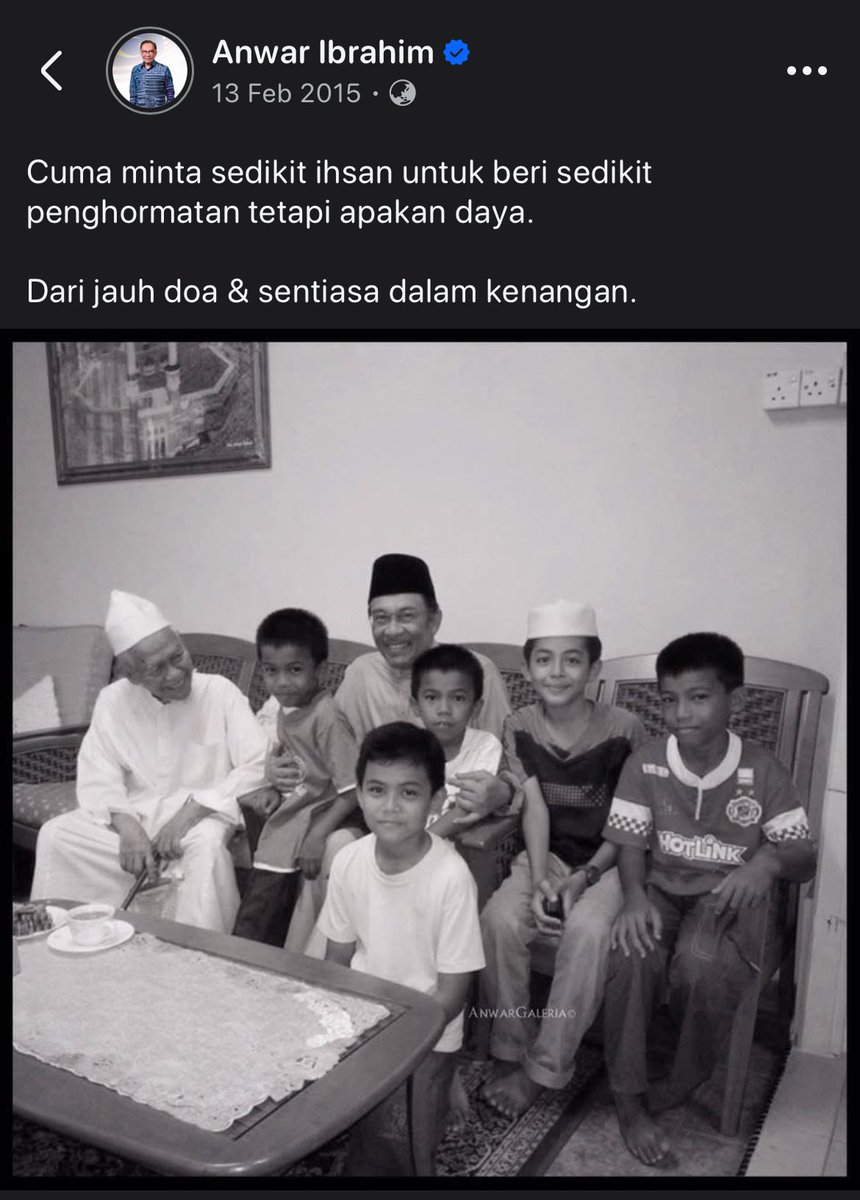farhanzulkefly's tweet image. Anwar beri peluang kepada Najib ziarah Pak Lah, walaupun ketika Najib berkuasa, Anwar dihalang hadir ke pengebumian arwah Tuan Guru Nik Aziz.

Hari ini Anwar Ibrahim buktikan beliau sangat berjiwa besar dan amalkan politik ihsan.