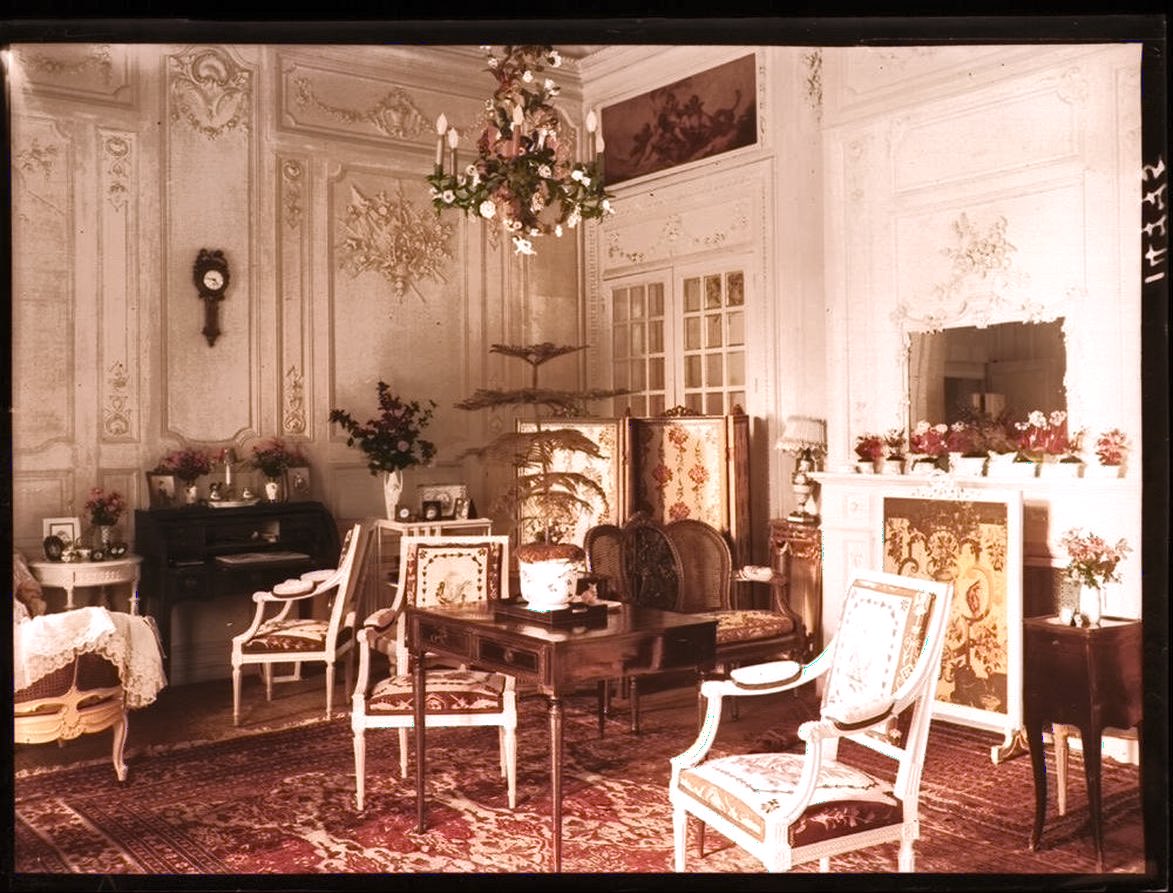 📷Vista interior del Palacio de la Alameda de Osuna

🗓️Fecha: Entre 1910 y 1950*

🤳Autor: Archivo Ruiz Vernacci

🎨Coloreada

#MemoriaDeBarajas 

*Si bien se podría afinar a 1910-1936 cuando fue incautado por el gobierno para instalar el Estado Mayor del Ejército del Centro.
