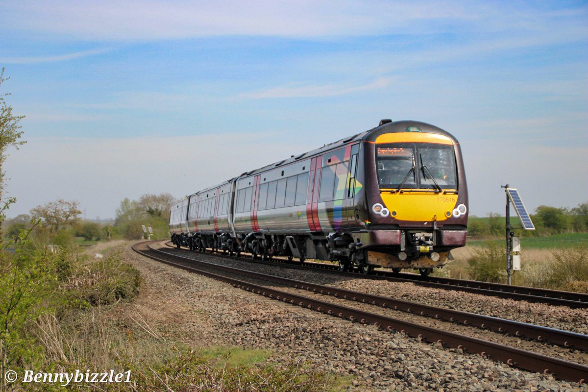 Bennybizzle1's tweet image. #TurbostarTuesday @CrossCountryUK pride variation 170618 passes Rotherby foot crossing. Trying out a new location and rather like this angle.