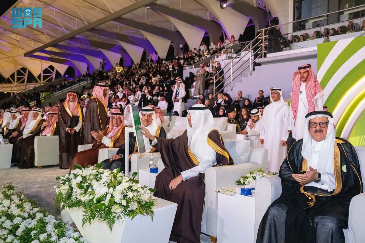 SPAregions's tweet photo. محافظ الأحساء يرعى حفل تخريج الدفعة الأولى من كلية الموسى للعلوم الصحية.
https://t.co/5zcChtvetM
#واس_عام https://t.co/rzJ1fh7wVo