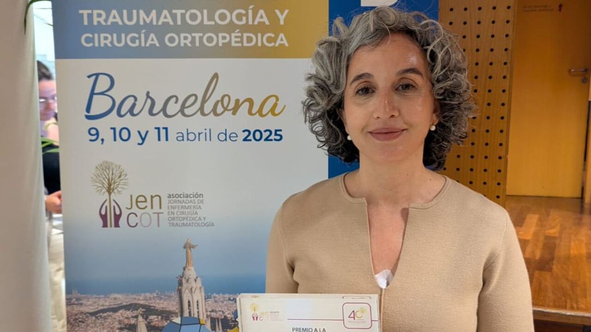 🏆 María Sáenz, enfermera especialista quirúrgica, recibe el Premio a la Excelencia en Enfermería de <a href="/JENCOT_oficial/">JENCOT</a>, por su aportación a la investigación y al avance en enfermería en Cirugía Ortopédica y Traumatología.

👏 Felicidades!! 

🔗 c.madrid/p13gf1 #somosdel12