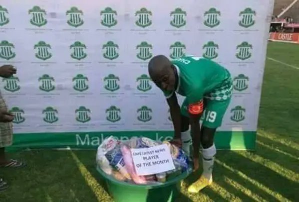 thekingsmanUG's tweet photo. Ebirabo tuyina binji banaye🥳
Grab a Pepsi now, scan the code, and predict tonight's UCL games via the #ThirstyPortal
#ThirstyForMore || #Pespi https://t.co/mShUcUFrSS