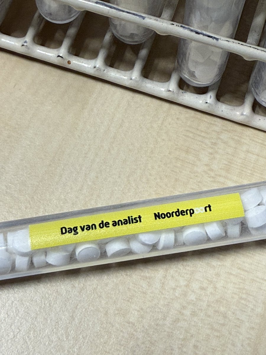 superjuf's tweet photo. Vandaag is de dag van de analist! Dus ook van de toekomstige analist! @Noorderpoort #dagvandeanalist https://t.co/O16nAkTz9n