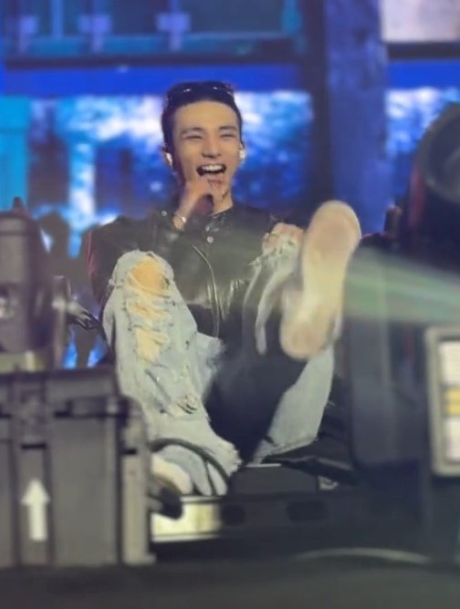 hwang tweet media