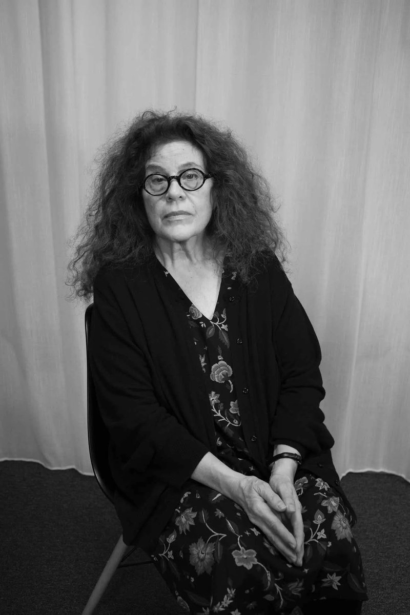 Evasinclair11_'s tweet photo. "Memory insists with its sea voice,
muttering from its bone cave.
Memory wraps us
like the shell wraps the sea.
Nothing to carry,
some stones to fill our pockets,
to give weight to what we have."
Anne Michaels,
from "Memory"
#literarybirthday
#AnneMichaels
📷 by Lisbeth Salas https://t.co/rAxK4pykhF