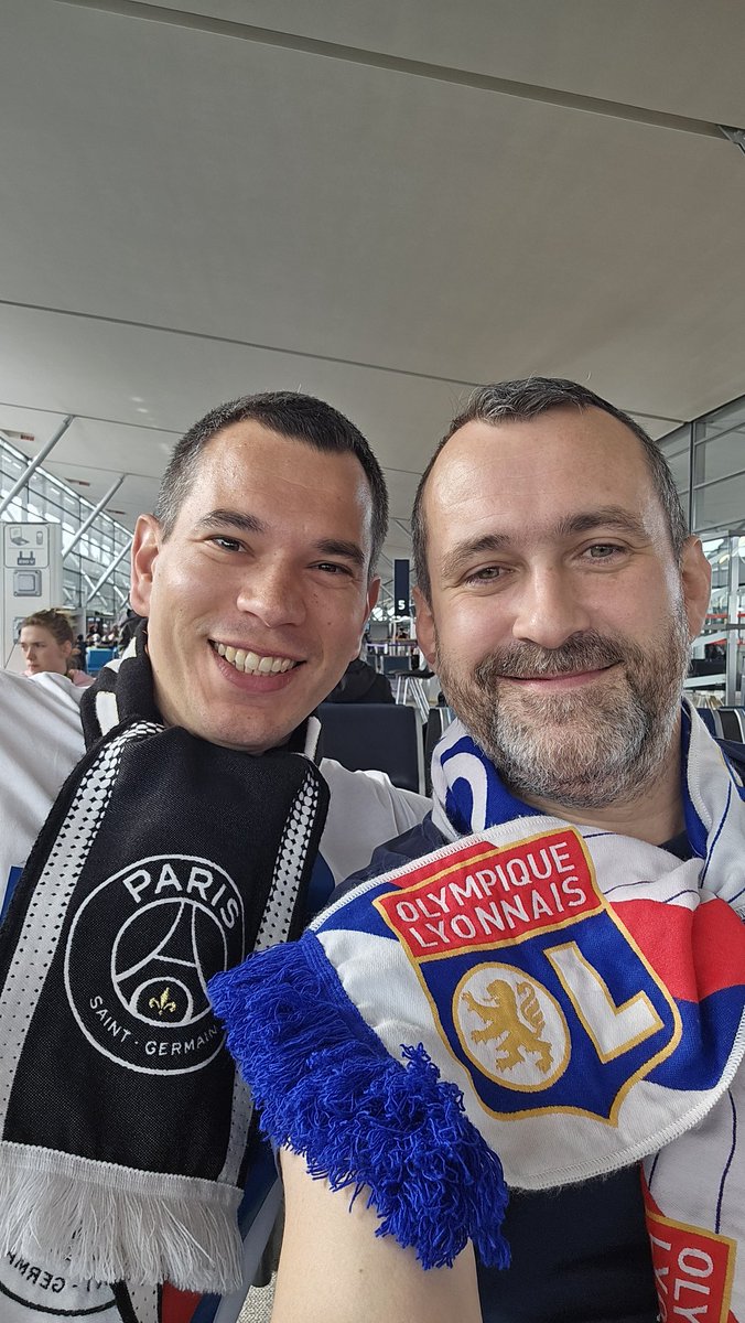 #footrip : ce soir #AVFCPSG <a href="/PSG_inside/">Paris Saint-Germain</a> et on enchaine jeudi avec #MUOL <a href="/OL/">Olympique Lyonnais</a> #uefa #ol #psg #ChampionsLeague #EuropaLeague