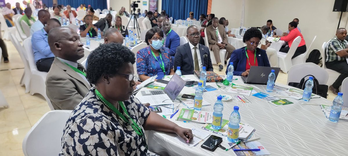 MacisU23461's tweet photo. #Happeningnow is the Annual malaria scientific colloquium at @HotelAfricana graced my the right Hon Dr @RuhakanaR  as guest of honor @TheGFUCCM @TASOUganda @MinofHealthUG @MACISOfficial @upfm_malaria @TargetMalaria @JaneRuth_Aceng @DianaAtwine #MalariawillneverbeNormal https://t.co/u31Sk478Xl