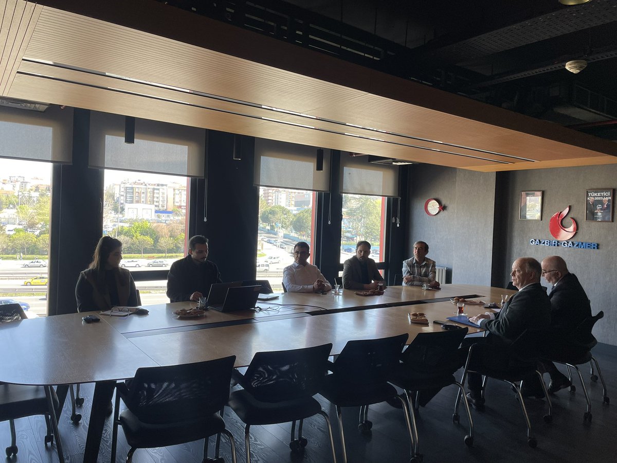 GAZBİR-GAZMER Merkez Ofisi’nde Almanya ISSA Başkanı Jens Juhling ve BG ETEM Yönetim Kurulu Üyesi Nevzat Bağlı’nın katılımları ile doğal gaz sektöründe iş sağlığı ve güvenliği konusunda olası iş birlikleri değerlendirildi.