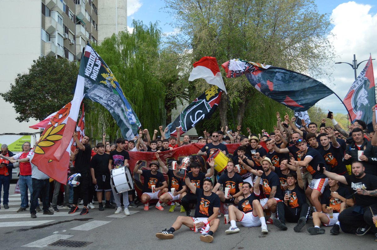 rsda_oficial's tweet photo. 🔴⚪ ¡LO HEMOS CONSEGUIDO!  
La RSD Alcalá ya es equipo de 2ª RFEF💥

👉 Desliza y revive los momentos que nos llevaron hasta aquí:  
💪 El esfuerzo,  
⚽ La pasión,  
🎉 La locura del ascenso.

Gracias a cada jugador, al cuerpo técnico, a la afición, a todos los que han creído y empujado partido a partido. ¡ESTO ES DE TODOS! ❤️

🔜 Y esto no termina… ¡vamos a por más!

#RSDAlcalá #SomosAlcalá #2RFEF #OrgulloAlcalaino #UnSueñoCumplido #Ascenso