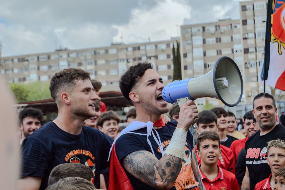 rsda_oficial's tweet photo. 🔴⚪ ¡LO HEMOS CONSEGUIDO!  
La RSD Alcalá ya es equipo de 2ª RFEF💥

👉 Desliza y revive los momentos que nos llevaron hasta aquí:  
💪 El esfuerzo,  
⚽ La pasión,  
🎉 La locura del ascenso.

Gracias a cada jugador, al cuerpo técnico, a la afición, a todos los que han creído y empujado partido a partido. ¡ESTO ES DE TODOS! ❤️

🔜 Y esto no termina… ¡vamos a por más!

#RSDAlcalá #SomosAlcalá #2RFEF #OrgulloAlcalaino #UnSueñoCumplido #Ascenso