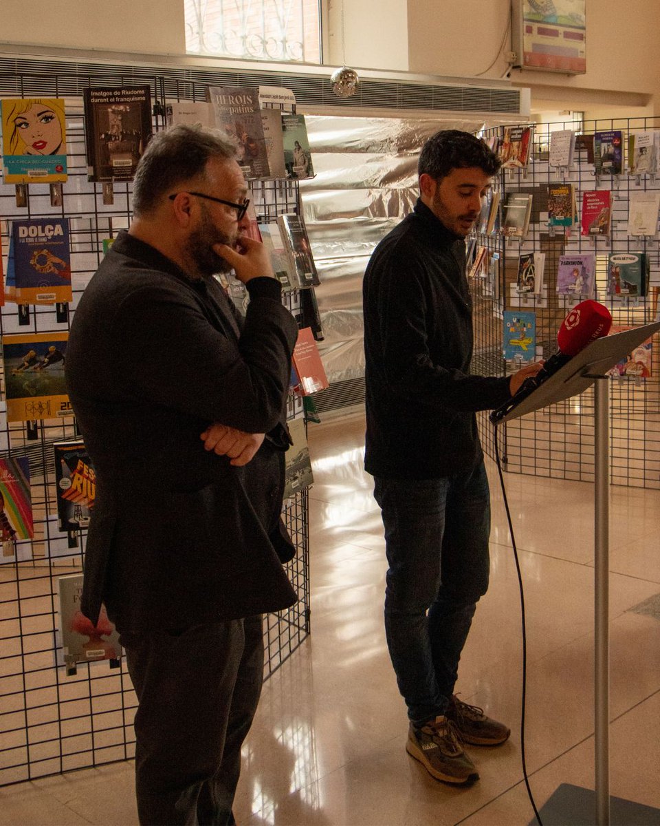 ReusCultura's tweet photo. 📚🌹 Sant Jordi 2025 omplirà Reus de llibres i roses!

Avui hem conegut tots els detalls d’una diada que enguany comptarà amb 80 parades i 181 novetats editorials locals!

Ens veiem als carrers el 23 d’abril!

@reus_cat #santjordi #reuscultura #llibres #roses https://t.co/fo9qFloT5u
