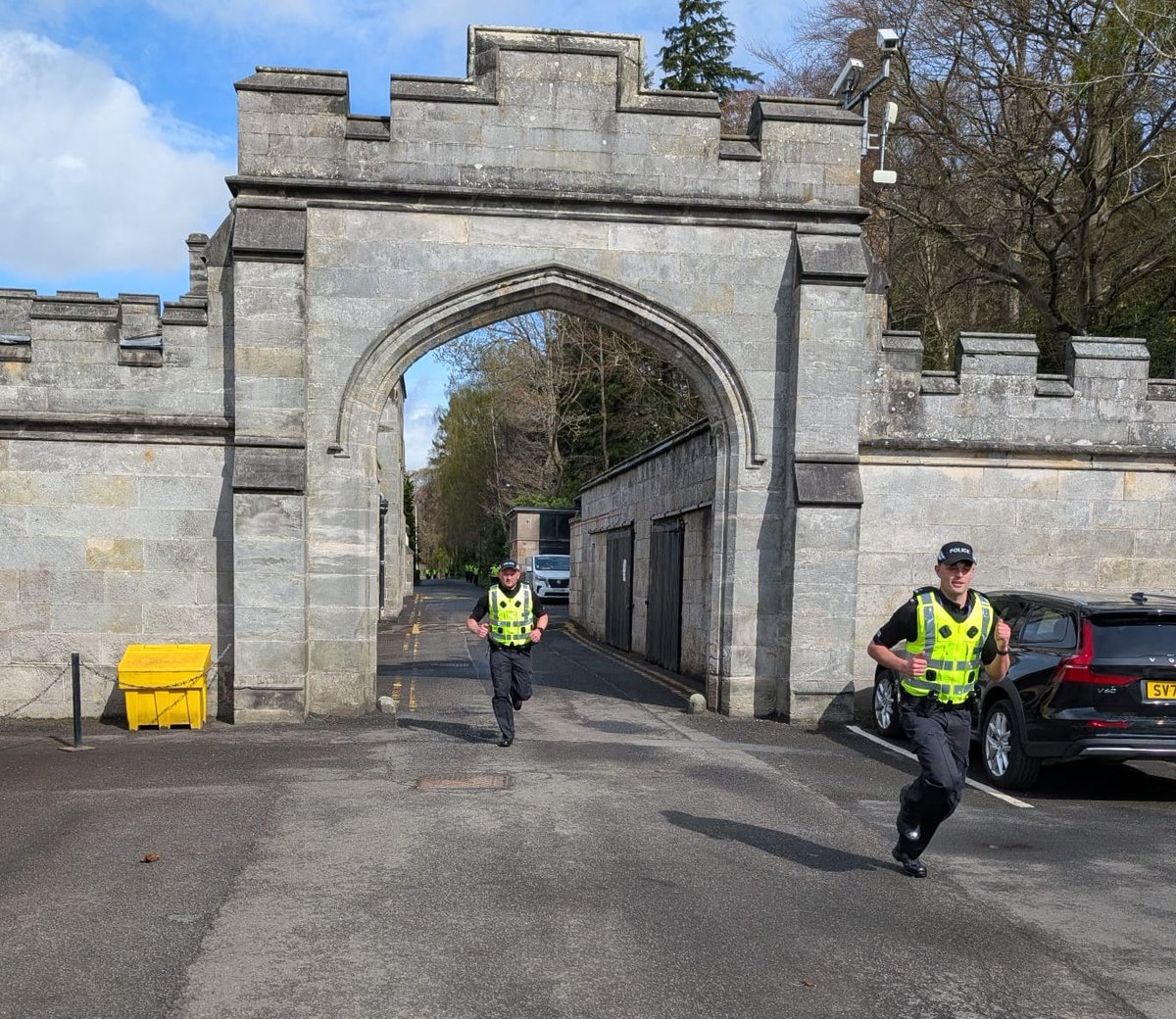 Police Scotland College (@psoscollege) on Twitter photo Course 05/24 have been raising money for <a href="/ScotAirAmb/">SCAA</a> ๐ .
Today, the Probationers completed a 1.5 mile charity run in their full operational kit. ๐ฎ
The new recruits were joined by Assistant Chief Constable Catriona Paton, who took part in the event. ๐๐ผโโ๏ธ
#LifeOfAProbationer Course 05/24 have been raising money for <a href="/ScotAirAmb/">SCAA</a> ๐ .
Today, the Probationers completed a 1.5 mile charity run in their full operational kit. ๐ฎ
The new recruits were joined by Assistant Chief Constable Catriona Paton, who took part in the event. ๐๐ผโโ๏ธ
#LifeOfAProbationer