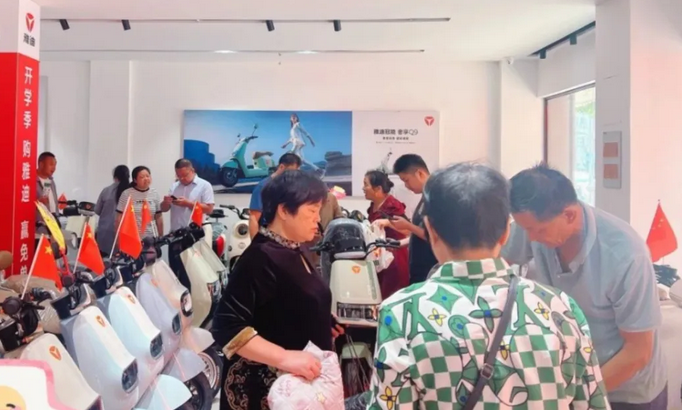 DiscoverYixing's tweet photo. #Yixing's trading-in program scored big🌟! From January to March, 70 million yuan ($9.59 million) in subsidies helped locals upgrade 48,643 commodities, driving over 540 million yuan in new spending! #HappyCity #YixingDevl https://t.co/6AzGZYLNnM