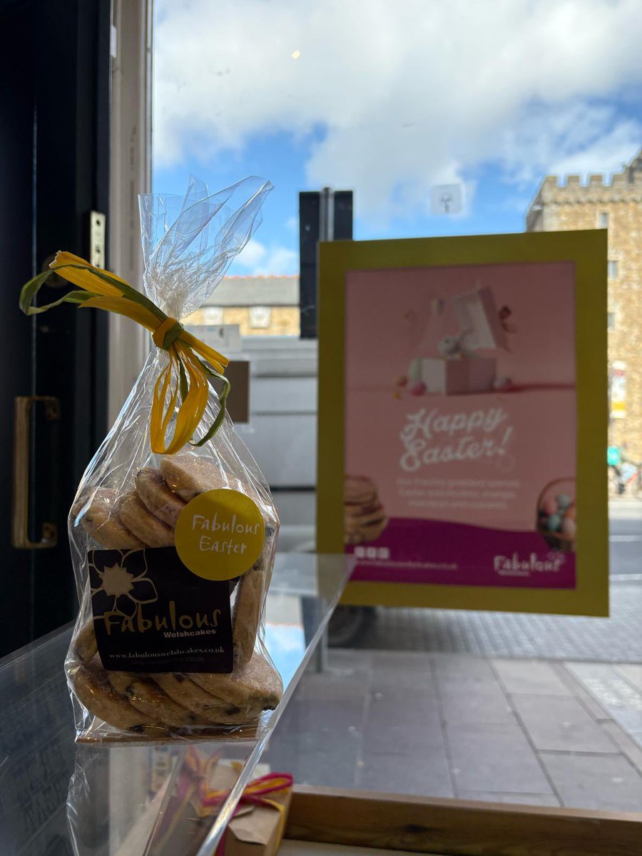 Easter flavours now available at Fabulous Welshcakes! 

Keep an eye on our daily stories for flavours of the day, and be sure to try our variety of Easter-themed Welshcakes!

A pack of these would also make a great present for your loved ones!
.
.
.
#easter #treats #welscakes