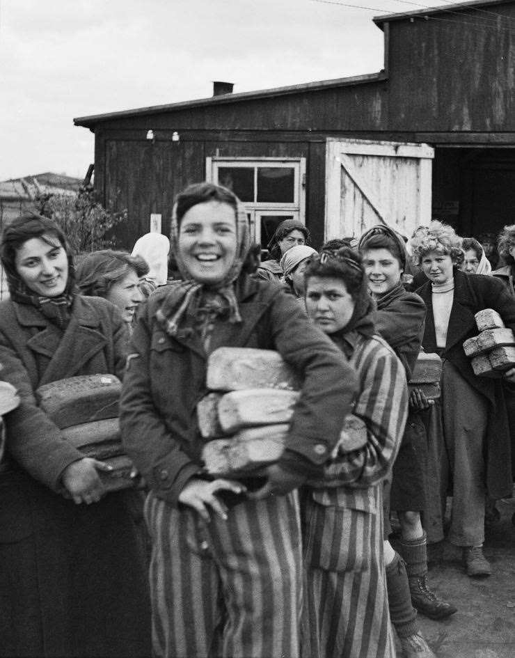 JAZA_UK's tweet photo. On 15 April, 80 years ago, the British military liberated Bergen-Belsen concentration camp.
Today the British military isn't just ignoring the Gaza concentration camp, it's supporting the genocide of its inmates
#LabourIsComplicitInGenocide https://t.co/6QQFz7Dg09
