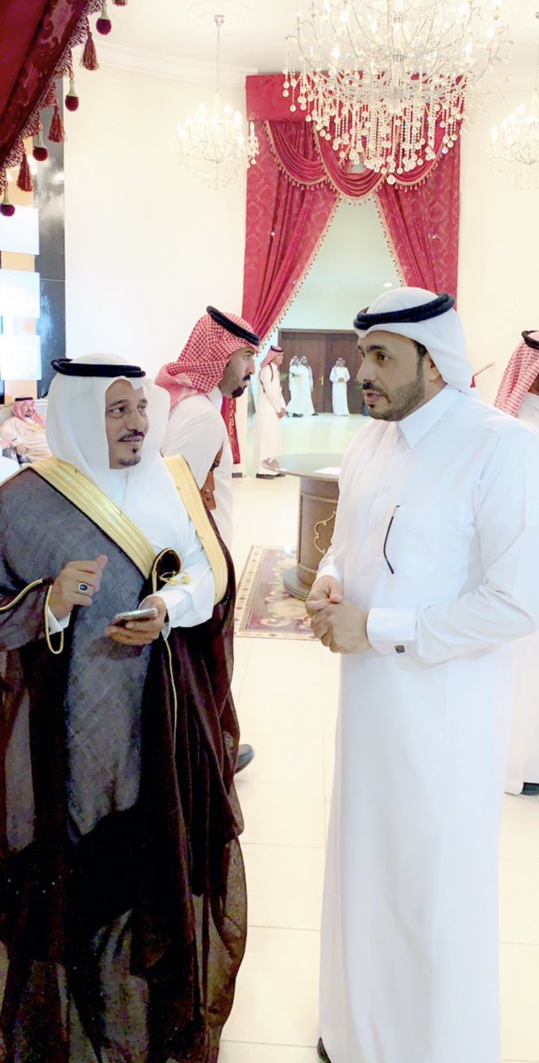 #شيوخ_ومواقف

#الشيخ_فهد_بن_زارع_ال_سالم_العمري

من أسرة عريقة أتصفت بالشجاعة والكرم وحسن الخلق .. 
نال جده شرف المشاركة مع الملك عبدالعزيز طيب الله ثراه اثناء توحيد هذه البلاد ولديهم العديد من الوثايق والمخطوطات من اهمها رسالة من المؤسس الملك عبدالعزيز إلى الشيخ بن سالم رحمهم