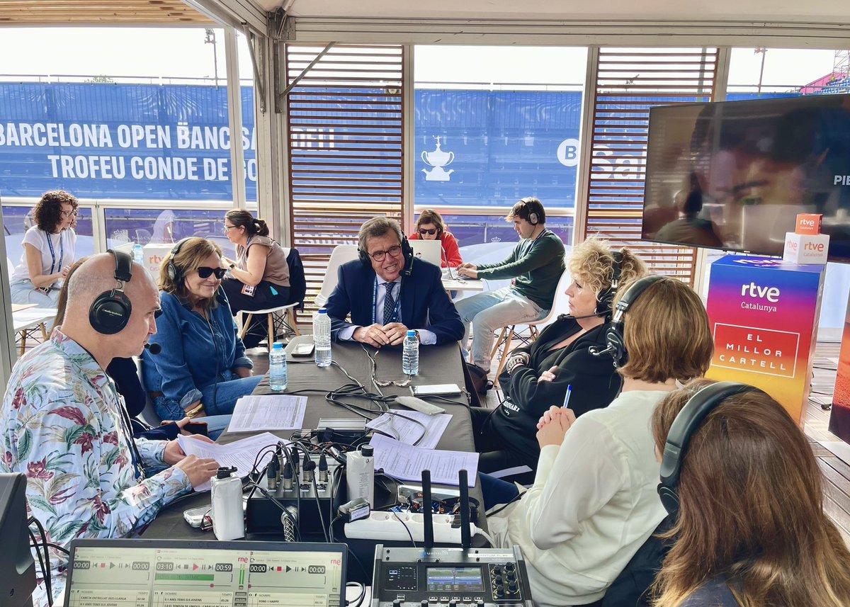 🎙️ Jordi Cambra, president del <a href="/rctb1899/">RCT Barcelona-1899</a>, ha visitat #LEntrellat de <a href="/radio4_rne/">radio4_rne</a> per parlar de l’edició d’enguany del #TrofeuCondeGodó

🎾 Cambra ha destacat el gran nivell del torneig, així com la seva voluntat de mantenir, després de 72 anys d’història, “la seva ànima”, sense