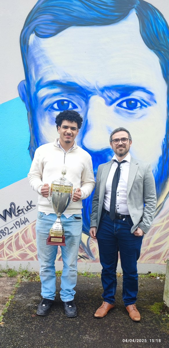 WMetiers's tweet photo. Mohammed Belaaraj du Lycée Wlerick gagne le Concours de L éloquence devant 10 étudiants - Bravo pour son parcours, remerciements a son professeur pour son soutien.Felicitations, #Wlerick https://t.co/pvYqTPOvL7