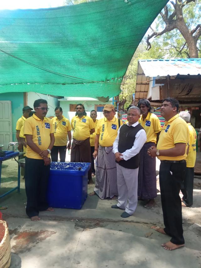 IndiainMyanmar's tweet image. First Secretaries Ritu Yadav, Amit Shreeansh &amp;amp; A. Sowmiya received the @IAF_MCC C17 carrying pre-fab office/housing units, with MOSWRR DG Min Thein &amp;amp; MOD Col Minn Zaw, at Naypyitaw today. Meanwhile @AmbAbhayThakur conveyed support to our community in Sagaing town.#OperationBrahma