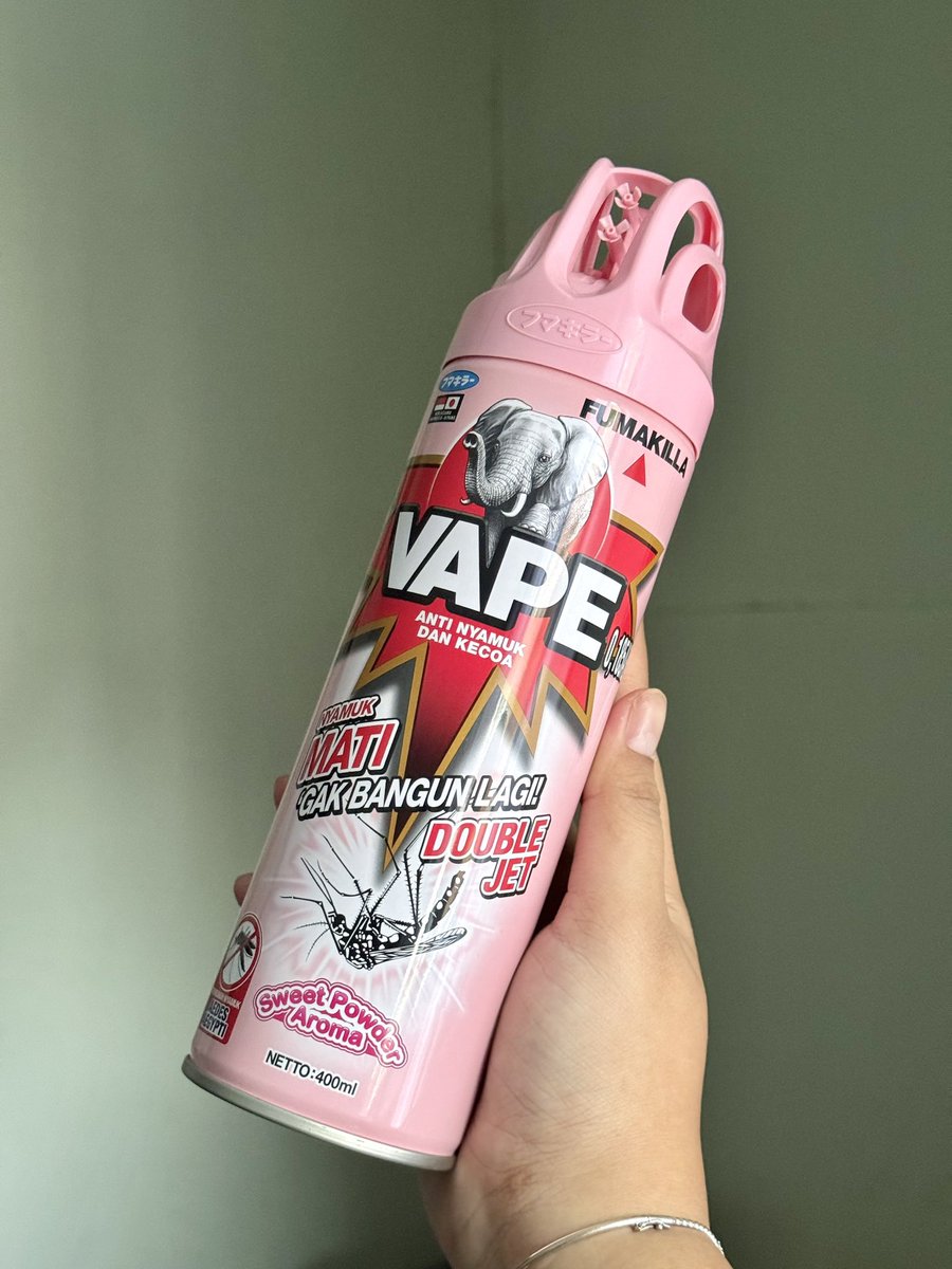 produk Jepang tuh inovasinya >>> 

kok kepikiran bikin semprot / pembasmi nyamuk yang wangi BEDAK.. sweet powder… kamar jadi harum… beneran bukan bau nyegrak yang bikin pusing habis ruangannya disemprot 🤕