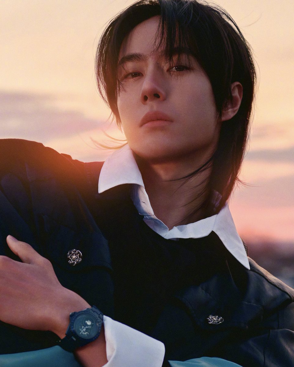 항상 생각하지만 
이 각도 진짜 필승 각도다 ㅋㅋㅋㅋㅋㅋㅋㅋ
고개 살짝 치켜들고 눈 살짝 내리 깔아주면 그냥 끝남