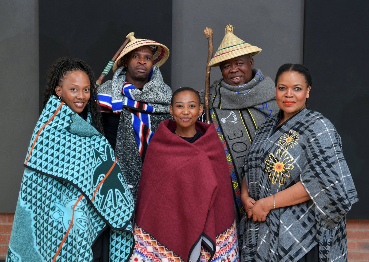 MarketTheatre's tweet photo. Meet the incredible cast of 'Mantsopa' at The Market Theatre! A celebration of legacy, music &amp; African womanhood.

Florence Masebe, Leomile, Tseko Monaheng, Itumeleng, Lebohang Banyane &amp; more! Written &amp; directed by Dr. Jerry Mofokeng wa Makhetha.

📅 30 April – 11 May 2025 https://t.co/l5A2x4Regr