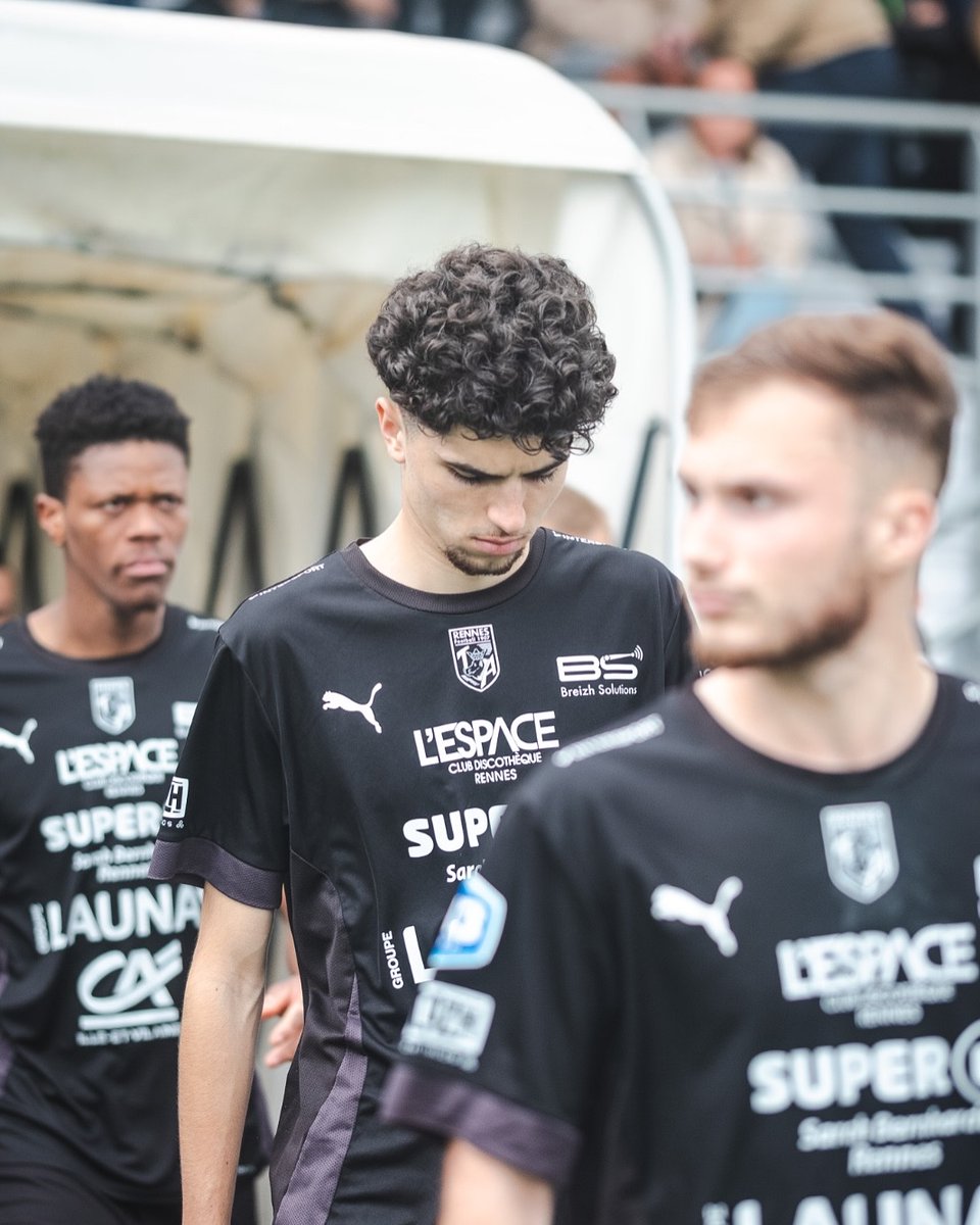 tarennes's tweet photo. 𝑴𝒂𝒕𝒄𝒉 𝒏𝒖𝒍, 𝒎𝒂𝒊𝒔 𝒆𝒏𝒔𝒆𝒎𝒃𝒍𝒆 𝒐𝒏 𝒂𝒗𝒂𝒏𝒄𝒆 !
Nos séniors N3 partagent les points avec Fontenay Vendée à domicile.
Chaque match compte, et on continue d’avancer ensemble !
Score : 2-2
#TEAMTA https://t.co/cVbkR5VuHN