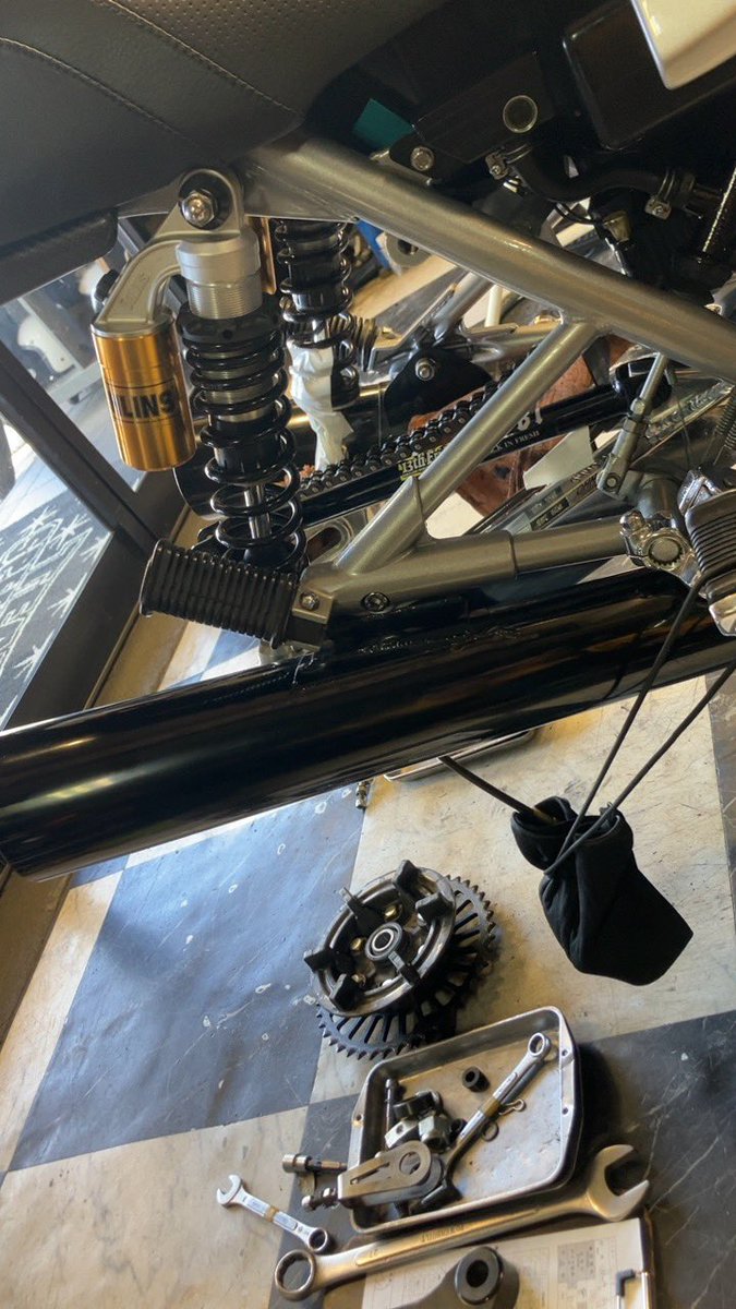 pbgarage2004's tweet image. スピスタさんでタイヤ交換
毎度丁寧なお仕事で安心感はんぱない。
そして待ち時間は無愛想なスピスタカフェで時間潰しw

#speedstar