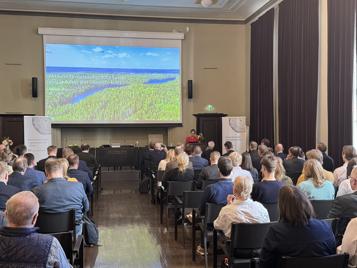Metsäteollisuus (@metsateollisuus) on Twitter photo Maa- ja metsätalousministeri <a href="/SariEssayah/">Sari Essayah</a> kertomassa metsien kasvuskenaarion julkistustilaisuudessa hallituksen terveiset. ”Biotalous on Suomelle ja globaalisti tukijalka kun tavoitellaan kasvua ja päästövähennyksiä.”
#hallitus #metsä #metsänhoito Maa- ja metsätalousministeri <a href="/SariEssayah/">Sari Essayah</a> kertomassa metsien kasvuskenaarion julkistustilaisuudessa hallituksen terveiset. ”Biotalous on Suomelle ja globaalisti tukijalka kun tavoitellaan kasvua ja päästövähennyksiä.”
#hallitus #metsä #metsänhoito
