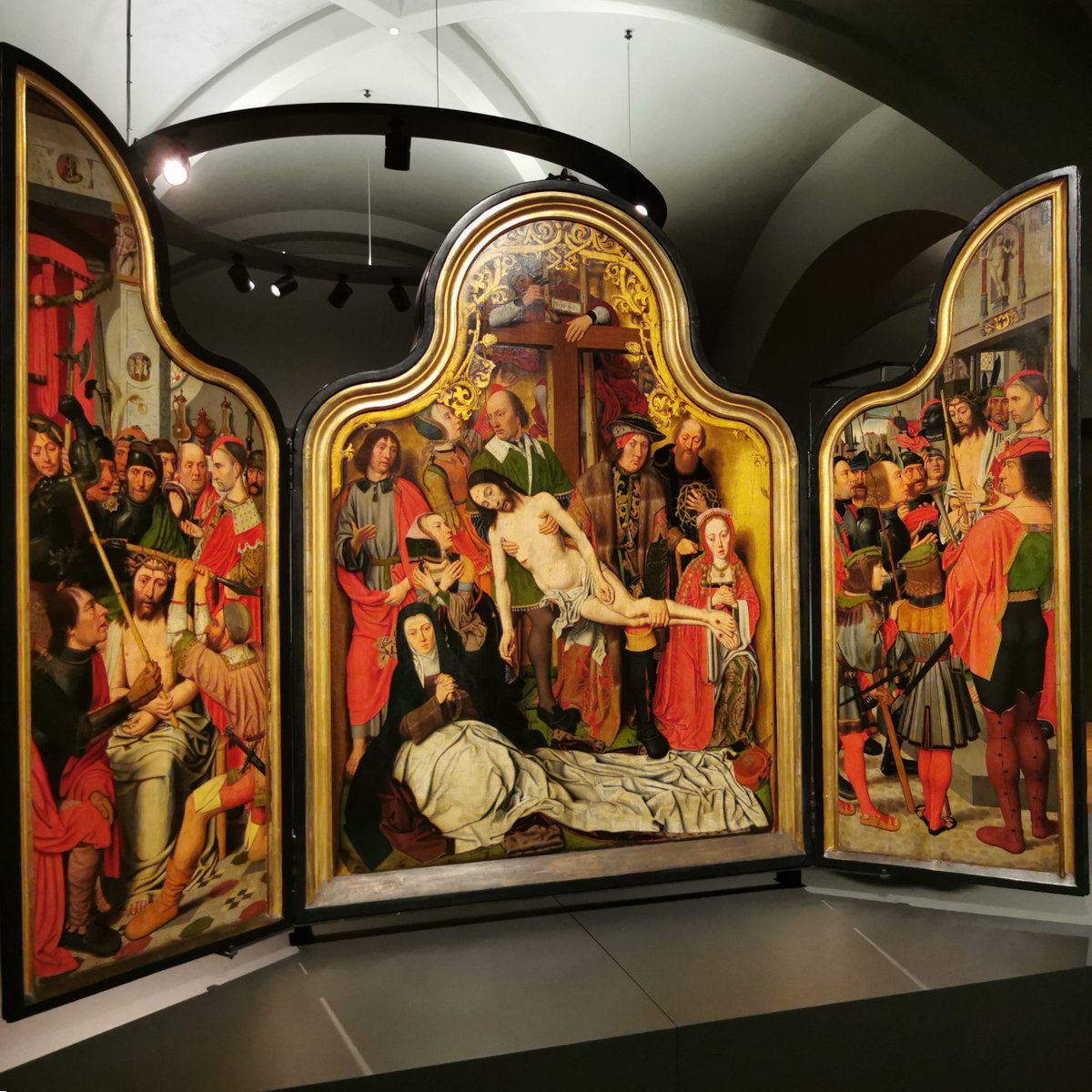 A great long term loan for the Rijksmuseum: the Van Adrichem triptych by Jan Mostaert! A fine portrait of the donor, Aelbrecht Adriansz van Adrichem (1475-1555), alderman of Haarlem, appears on the outer right wing. Great character heads and superbly rendered details and textures