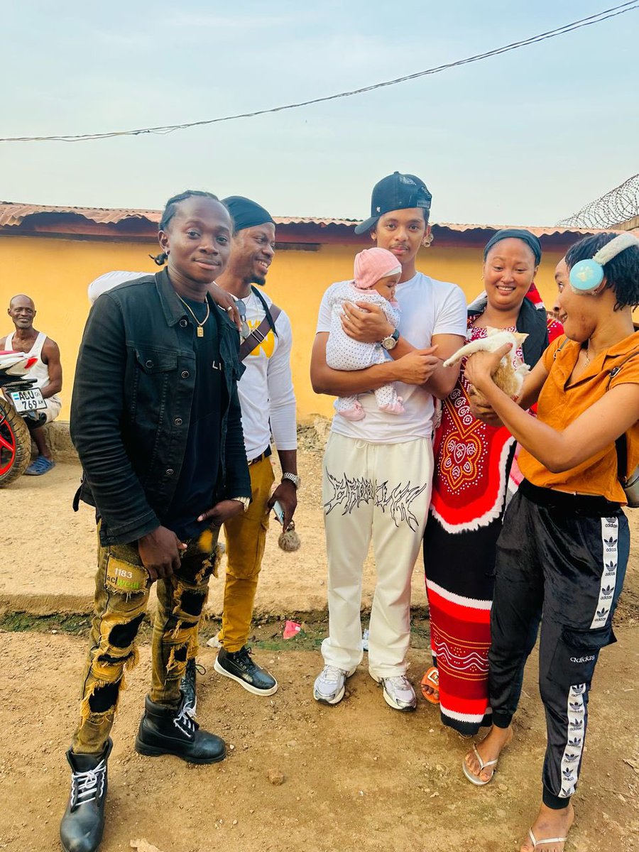 iJaysRoshan's tweet photo. My favorite SL TikTok team The #Krrish Family

@BoyzinoRoshan has been so passionate about dancing ever since I know him. No wonder people call you Africa #Hrithik. Your moves and passion portrays @iHrithik

The Krrish family is a representation of all Bollywood Lovers in SL 🇸🇱 https://t.co/f7eMWafbNM