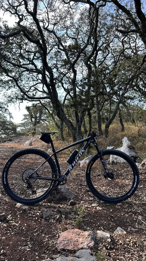 TrifoxBike's tweet image. Ultralight carbon MTB frame! Boost SDY20 tech = speed + control. 
Dominate trails now ⚡️👉  trifoxbike.com/lightweight-ca…

#sdy20 #ultralight #carbonhardtailmtb #downhillmountainbiking #mtbgram #mtbiking #mtbrider #ridemtb #mtbdaily #travel #mtb #motivation #adventure #mountains