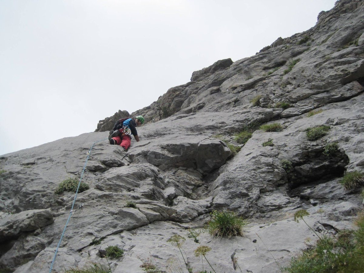 Lamentamos comunicar el fallecimiento de nuestro socio Fernando Sobrino.  Era nuestro amigo, gran escalador y hasta hace muy pocos día vicepresidente del Grupo de Alta Montaña del Peñalara. Nuestras condolencias a su familia y allegados. En nuestro recuerdo queda para siempre.