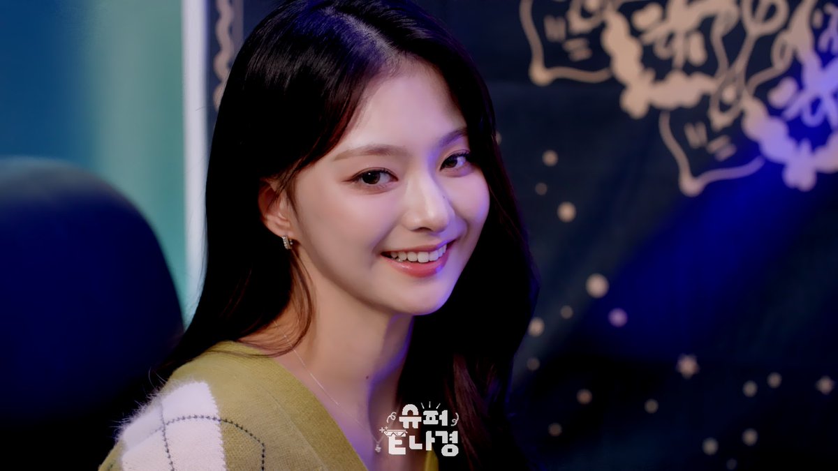 superE_NaGyung's tweet photo. [Super Behind👑]

4월 18일 오후 7시
슈퍼E나경 coming soon💝

#슈퍼E나경 #이나경 #프로미스나인 #LEENAGYUNG #fromis_9 https://t.co/MB1pD4hjdc