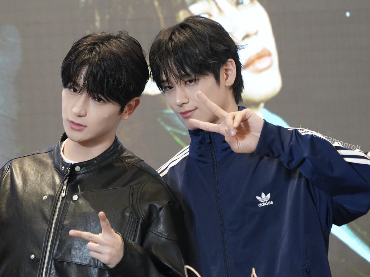 intostars25's tweet photo. 250415 Shanghai Fansign
#주연  #JUYEON #현재 #HYUNJAE  #THEBOYZ #더보이즈 https://t.co/ttSc5BR4m0
