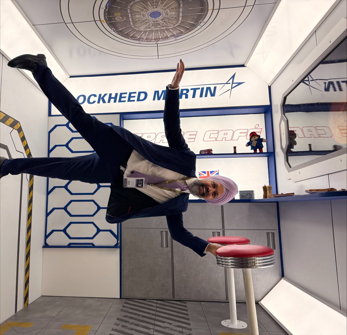 TanDhesi's tweet image. A shining testament to humanity’s progress … @FIAFarnborough International Space Show with @CommonsDefence was out of this world! 🚀✨

If you want to take the weight off your feet, zero gravity is definitely the way.