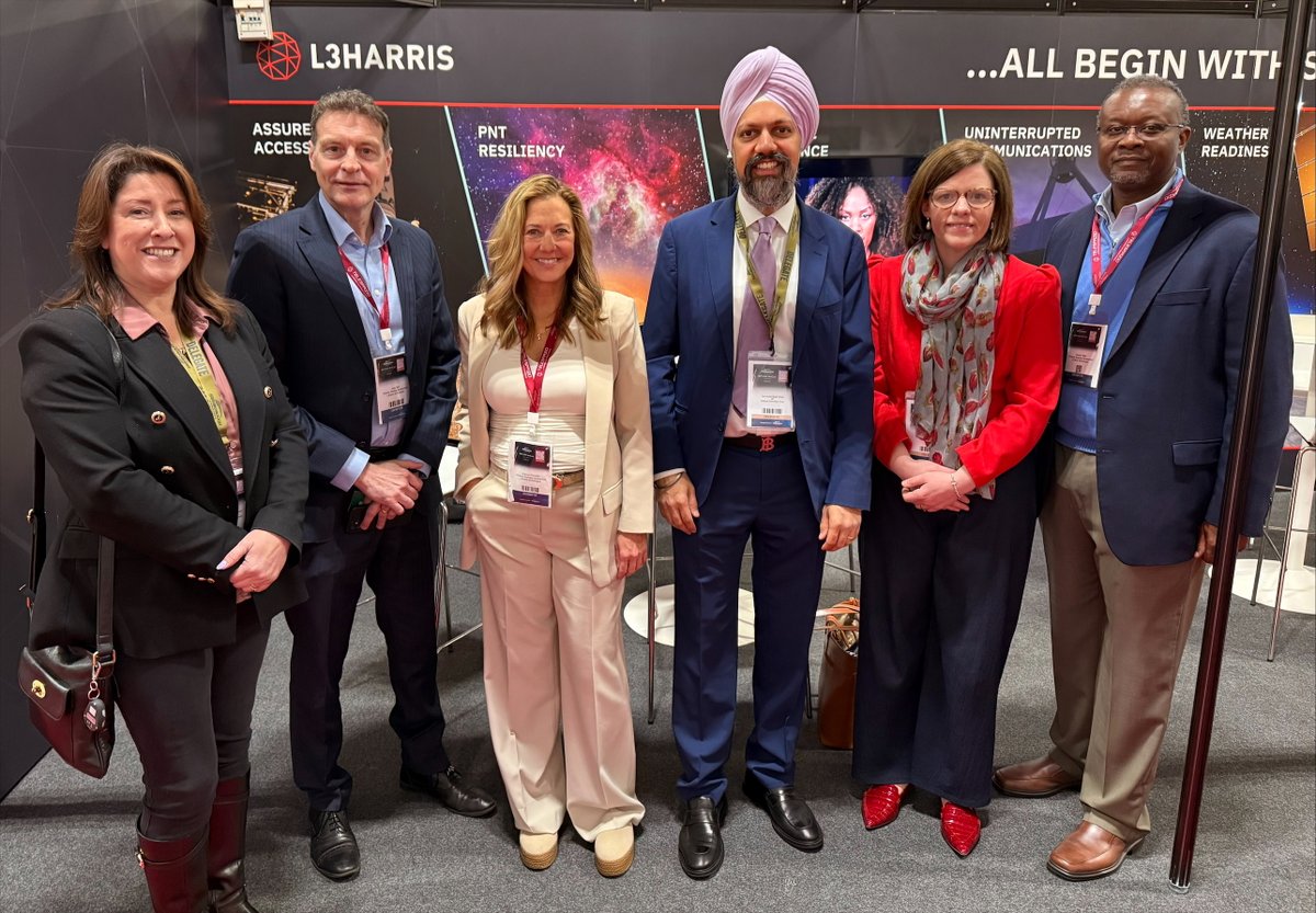 TanDhesi's tweet image. A shining testament to humanity’s progress … @FIAFarnborough International Space Show with @CommonsDefence was out of this world! 🚀✨

If you want to take the weight off your feet, zero gravity is definitely the way.