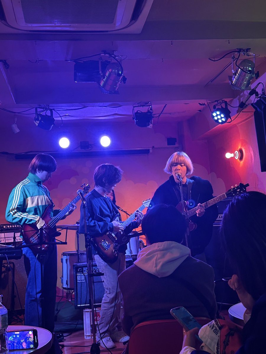 【参加団体紹介】

ビートルズ訳詞研究会▶<a href="/agubken/">青山学院大学ビートルズ訳詞研究会</a> 

🌷137教室

Q.団体の魅力を教えてください！
💬 幅広く、新たな音楽ジャンル、年代、地域を開拓することができる！

#春から青学 #春からAGU  #青学 #ARF2025 #青学軽音 #春から青学軽音  #新歓 #青学新歓