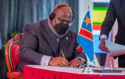 SanteEcole's tweet photo. Chers Kasaiens, au même degré le #FEDERALISME Vous dérange, c'est pareil avec votre fameuse loi #Tshiani "De père et de mère".
@alice_mazal @baelenge_irenge @FannyKaj1 @giselle_nzeba @HDIAKIESE @gratieniracan @FalialaKiza @michelmokaria @ManzokiDavid2 @kivuresidence @pmgalance https://t.co/6LGI7xcHSy