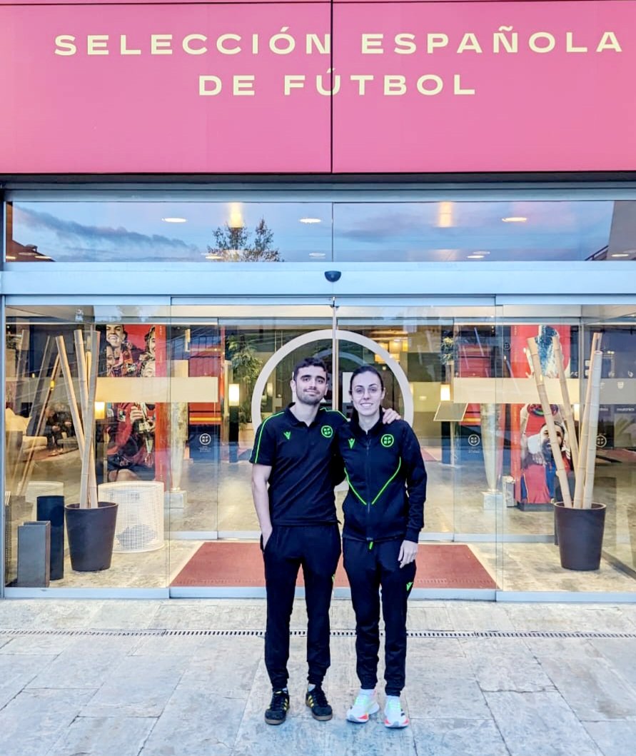 fvf_bff's tweet photo. Mucha suerte para la colegiada vizcaína Judith Fraiz Catalan, que ha realizado en Las Rozas de Madrid el curso de ascenso a 2ª División de Fútbol Sala. También ha estado el árbitro alavés Mikel Velasco.

👏 ZORIONAK ✌️ https://t.co/r7baAguaJw