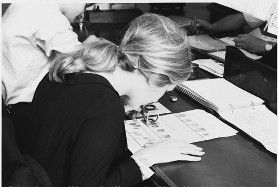 MPSHeritage's tweet photo. Identifying fingerprints in an era before computers and digitisation. #ArchiveAction #Archive30 https://t.co/cOOvdQRSPJ