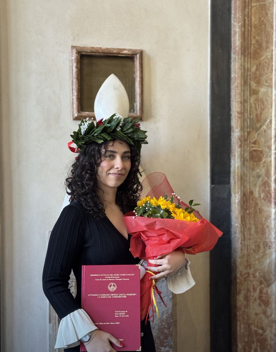 Siamo veramente tutti orgogliosi che Elvira nella sua tesi abbia parlato di <a href="/Chi_e_ilpadrone/">Chi è il padrone?!</a>, approfondendo un tema attuale e urgente come la #sostenibilità nel settore agroalimentare, e come  la solidarietà, il supporto ai produttori, in una logica partecipativa, dí trasparenza