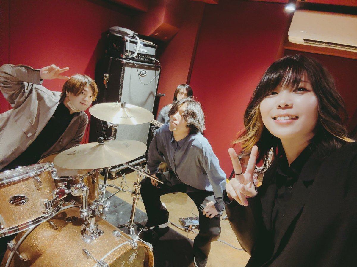 本日ワンマンに向けてスタジオ2本！
前半は坂本龍一とばっちし合わせました🥁

龍一の叩くドラム久々でなんか沁みました。