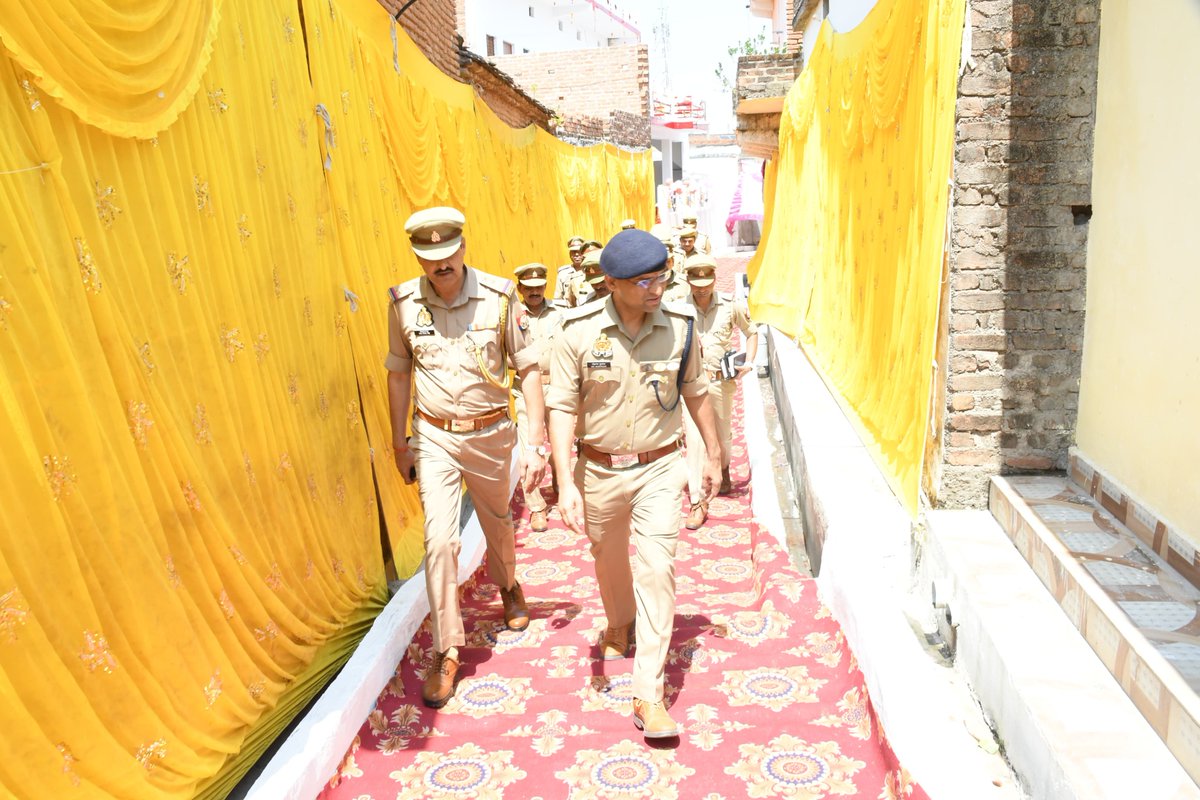 #SPLalitpur  <a href="/IPSMdMustaque/">Md Mustaque IPS</a> द्वारा थाना बार, जनपद ललितपुर के नवनिर्मित आवासीय भवन का फीता काटकर किया गया उद्घाटन ।