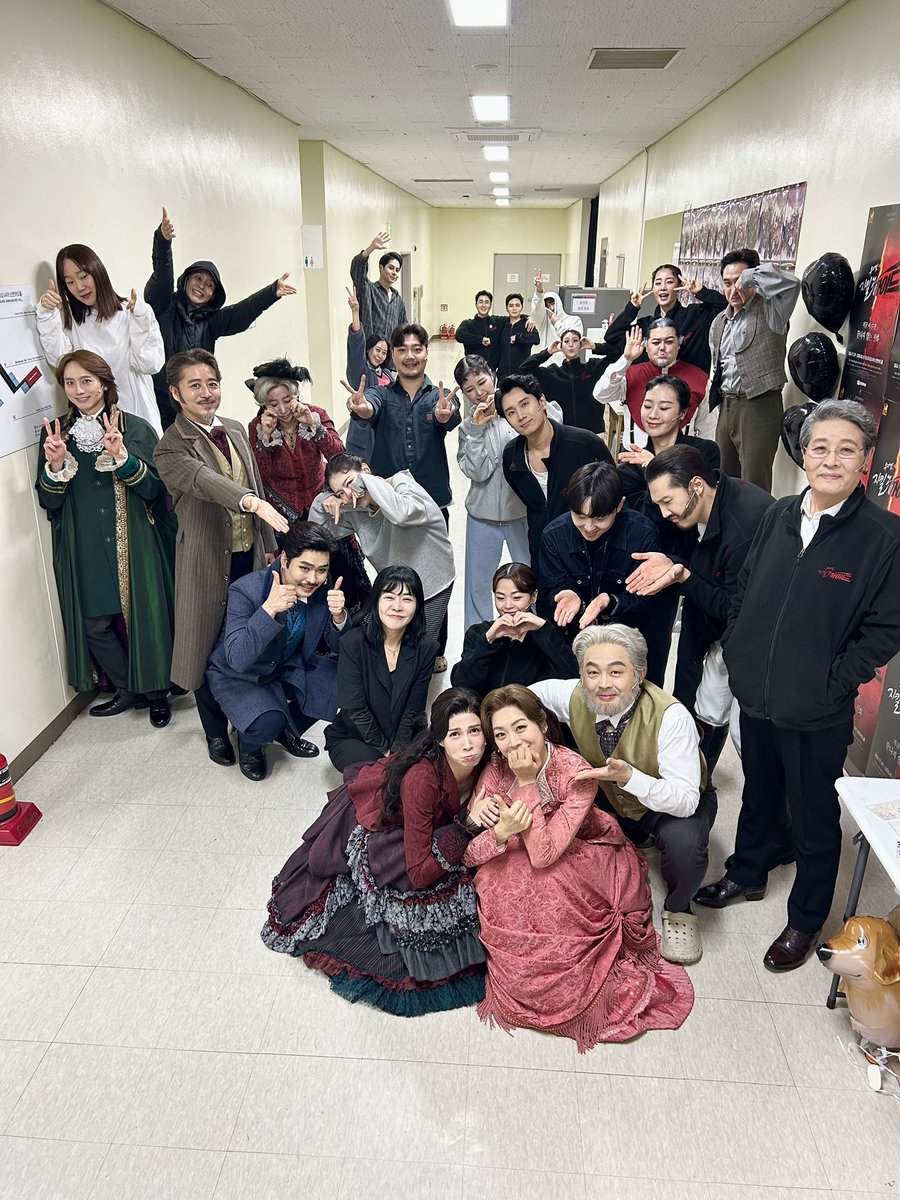 #뮤지컬 #지킬앤하이드

대한민국 뮤지컬 역사의 끝나지 않는 신화🔥
뮤지컬 <지킬앤하이드> 20주년 공연

#조정은 배우의
마지막 공연이 시작됩니다✨

지금 이 순간, 끝나지 않는 신화

2025.05.18까지 #블루스퀘어신한카드홀