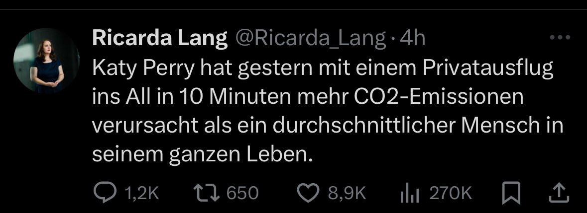 Sie blamieren sich, und es ist ihnen nicht mal mehr peinlich.
Die Rakete wurde mit Wasserstoff angetrieben. Der CO2 Ausstoß lag also quasi bei null. 
#gruenenSekte